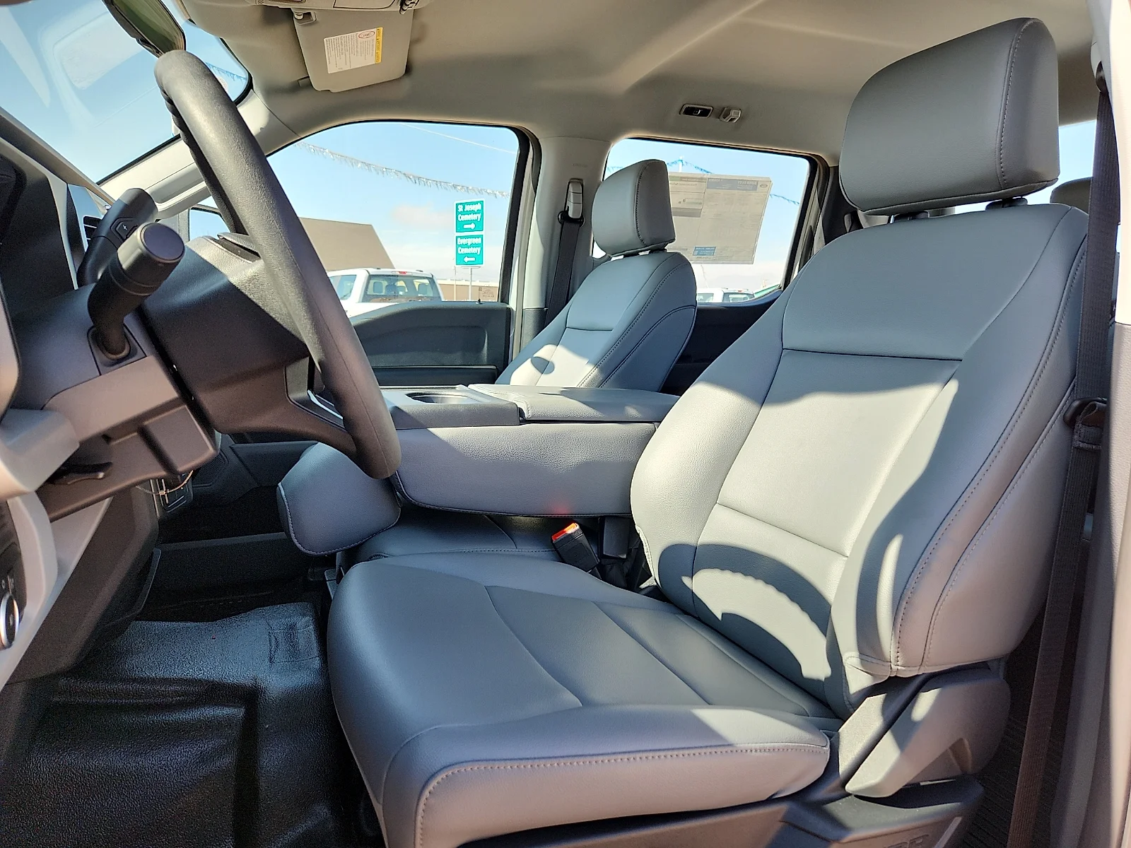New 2026 Oxford White Ford XL image 17