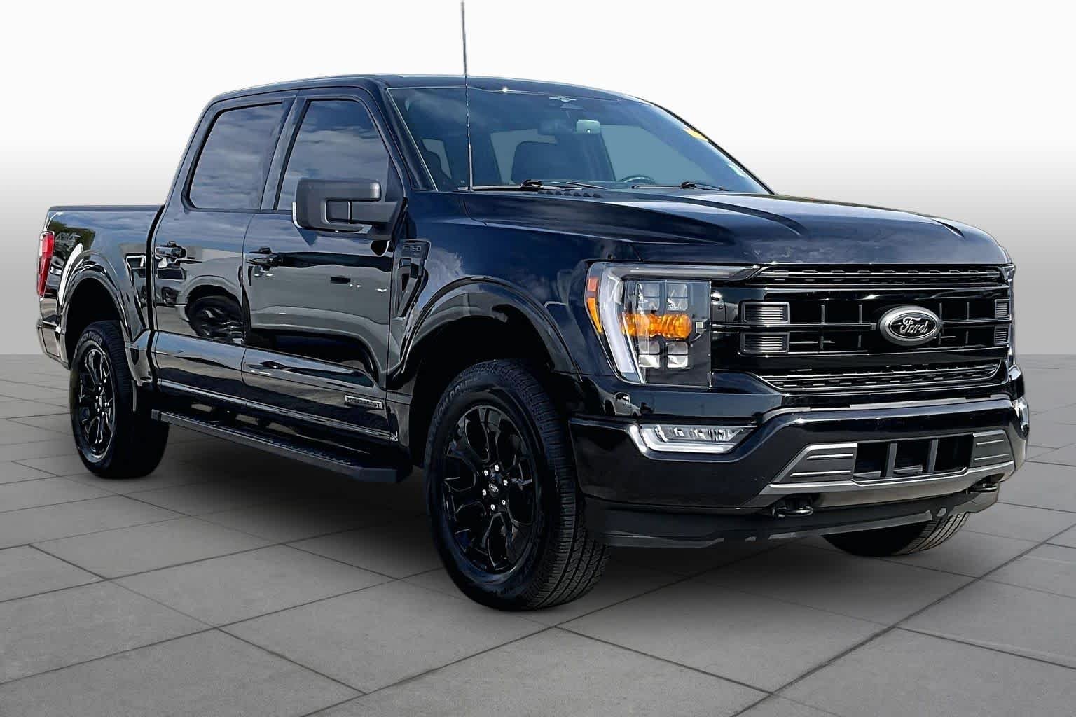 Used 2023 Agate Black Metallic Ford XLT image 3