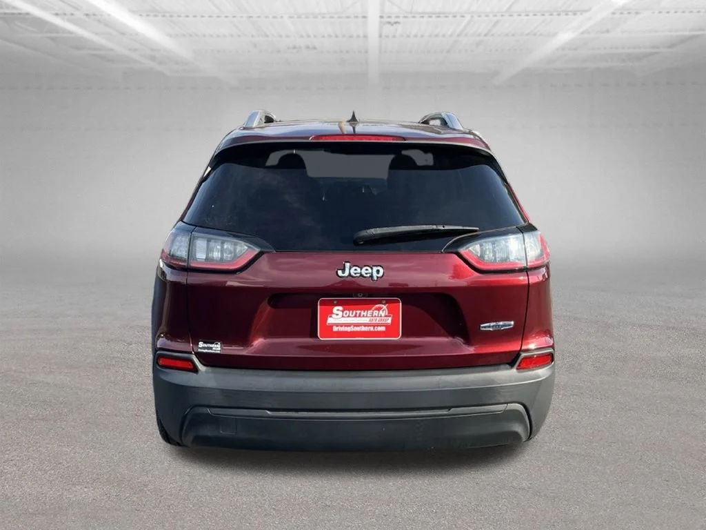 Used 2019 Red Jeep Latitude image 36