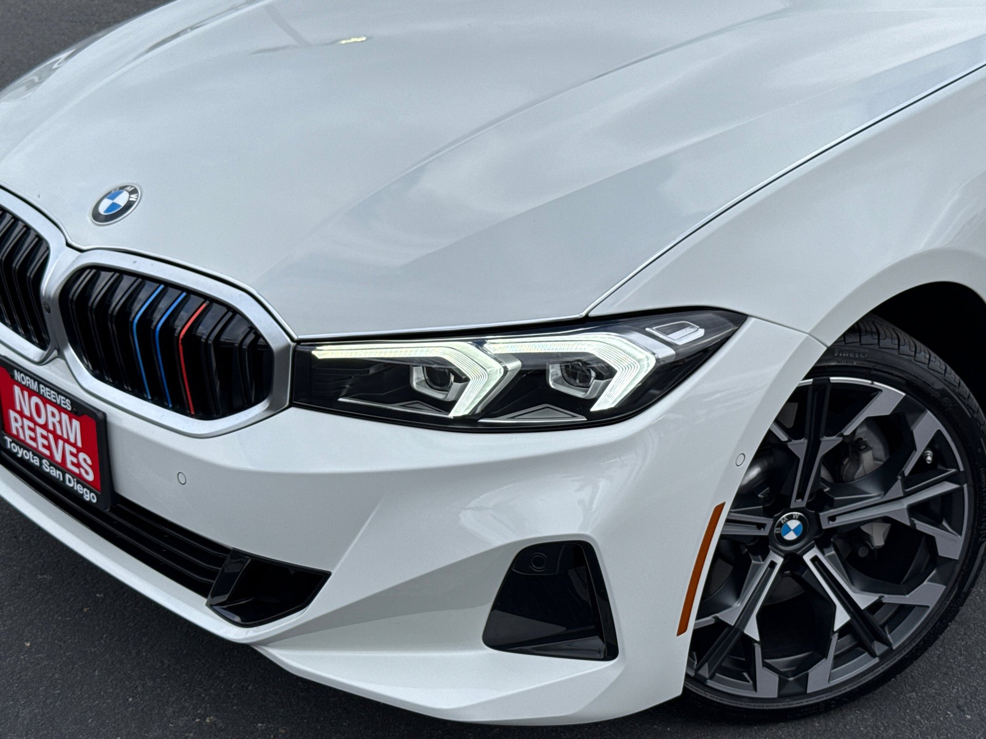 Used 2025 Alpine White BMW 330i image 3