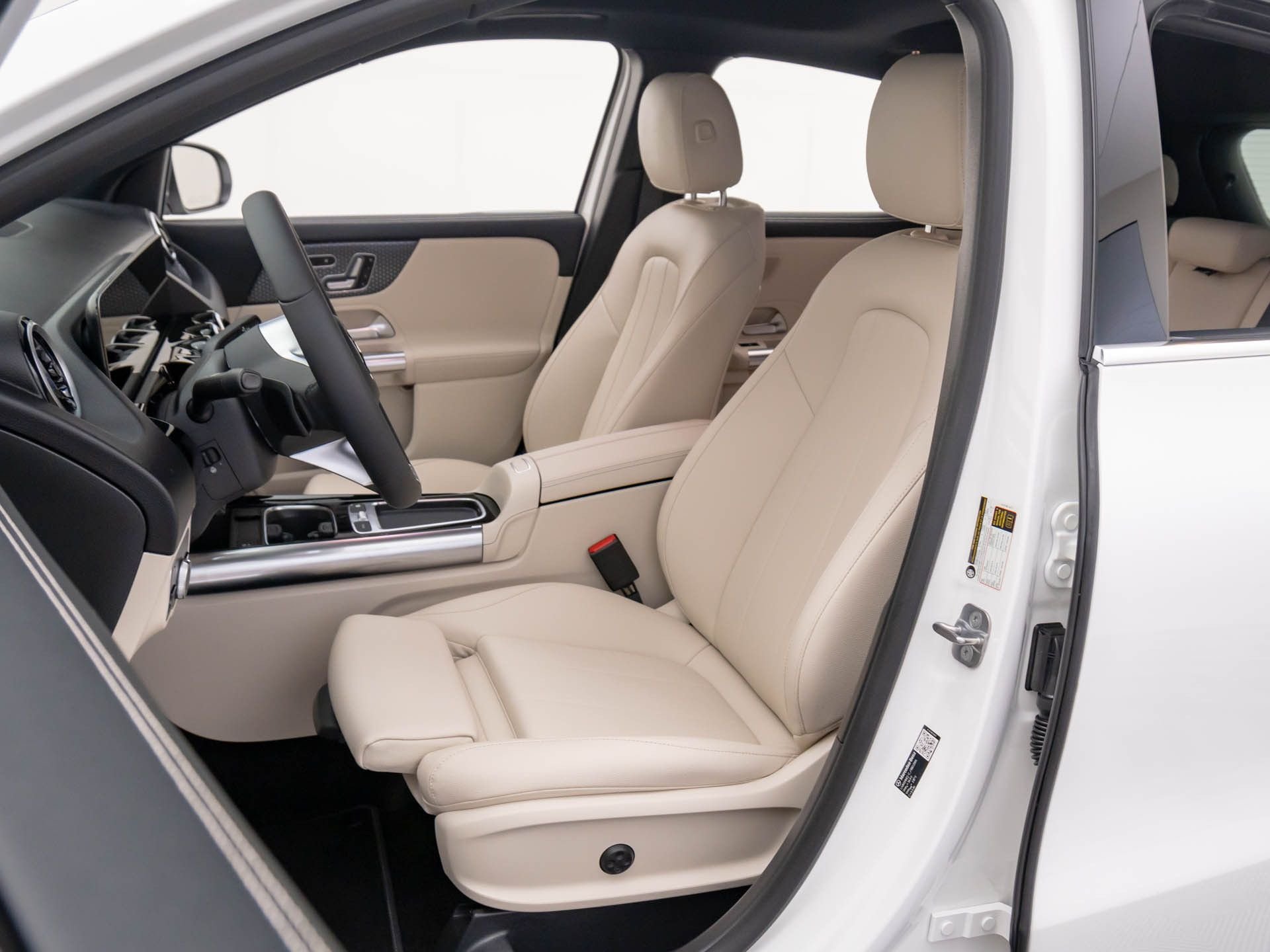 Certified Used 2026 White Mercedes-Benz GLA 250 image 16
