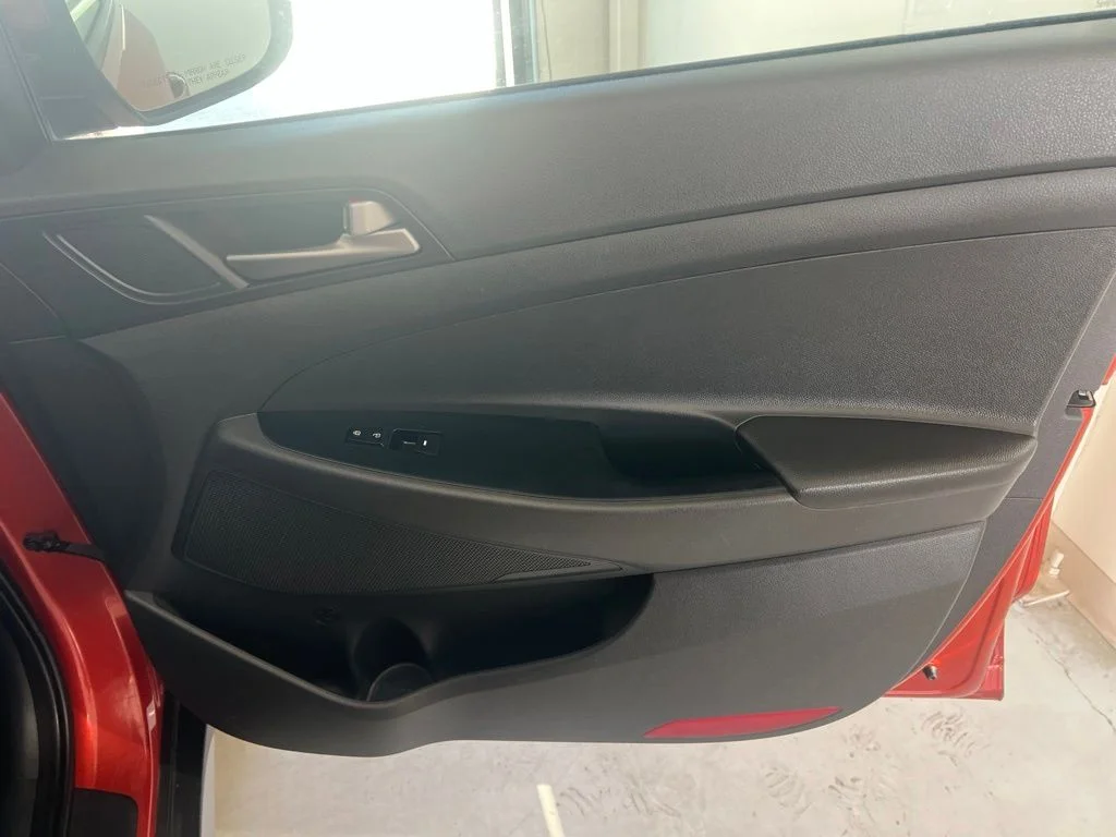 Used 2017 Sunset Hyundai SE image 37