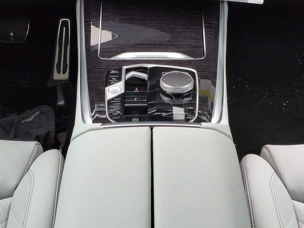 New 2026 Alpine White BMW xDrive50e image 19