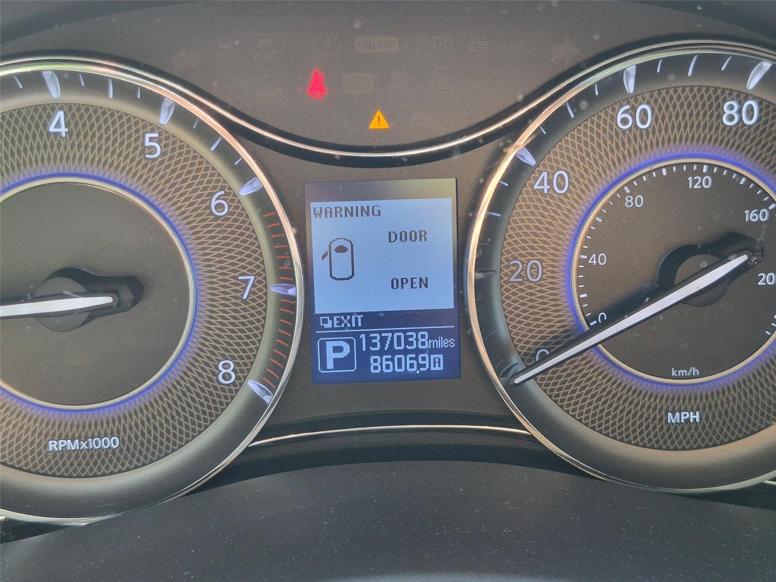 Used 2019 Liquid Platinum INFINITI LUXE image 9