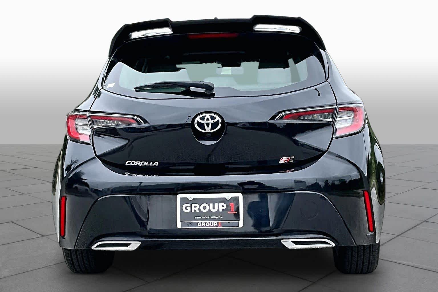 Used 2019 Midnight Black Metallic Toyota SE image 5