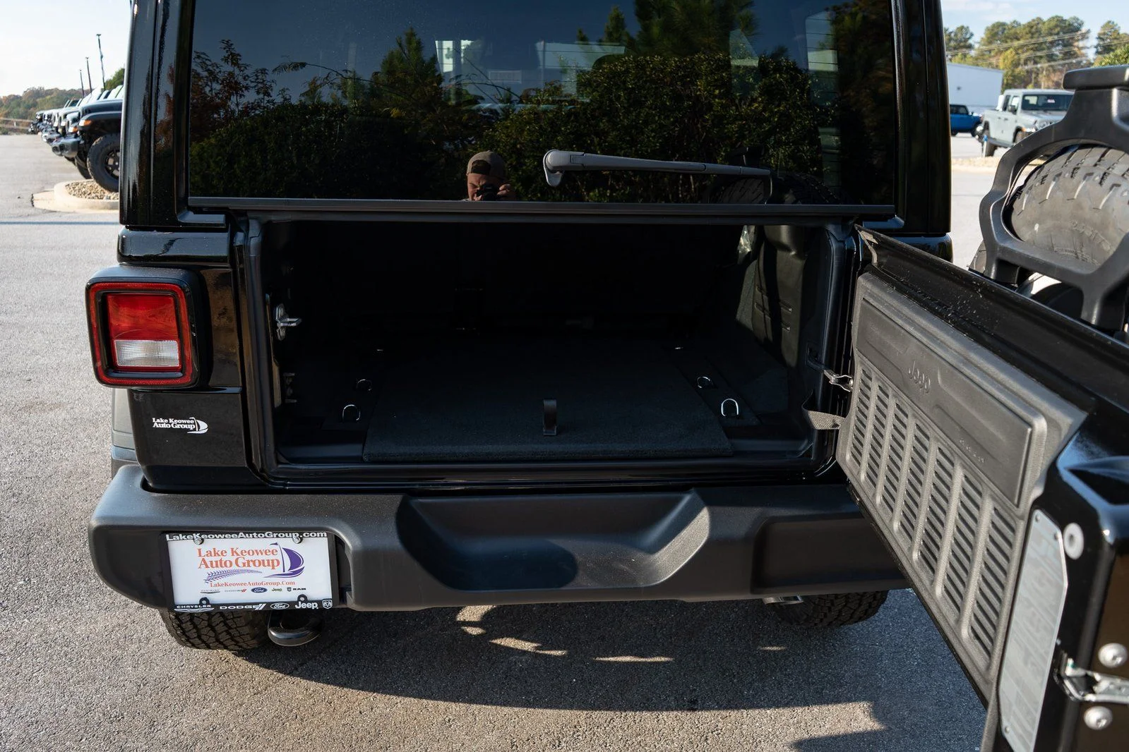 New 2026 Black Clear-Coat Exterior Paint Jeep Sport S image 9