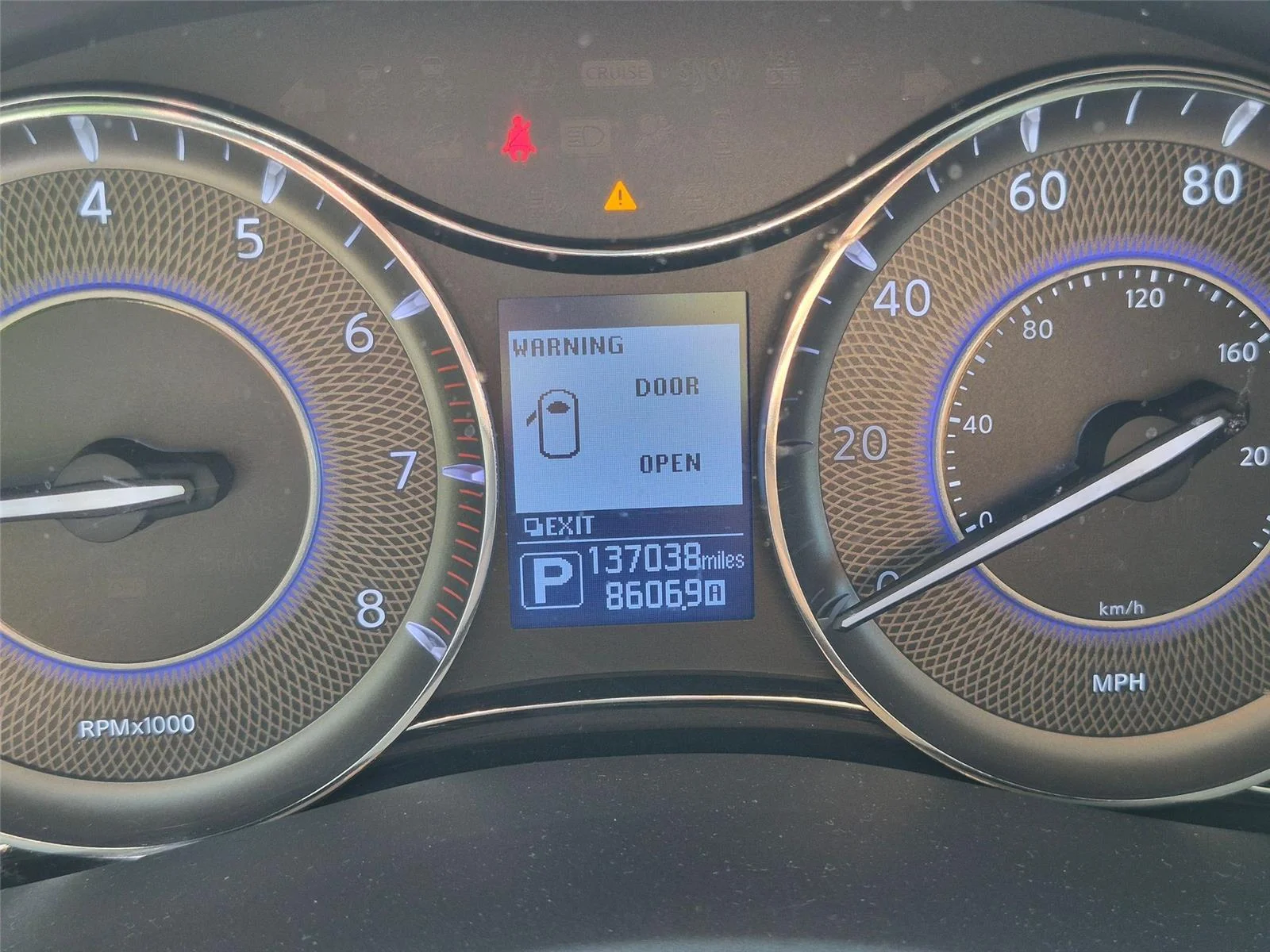 Used 2019 Liquid Platinum INFINITI LUXE image 9