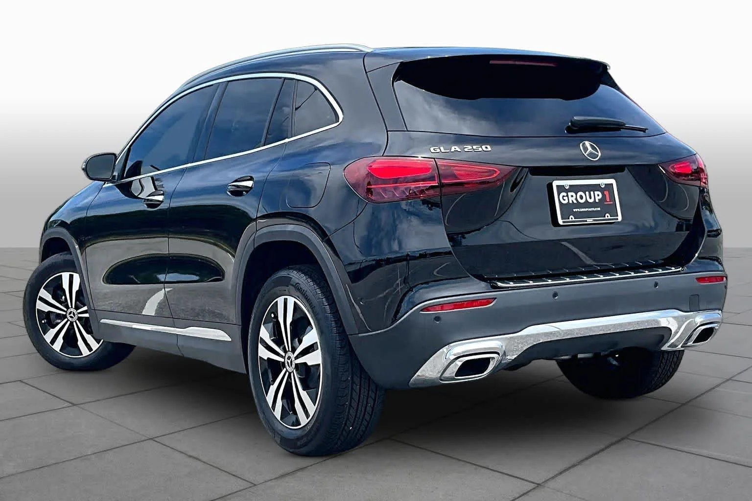 Used 2025 Night Black Mercedes-Benz GLA 250 image 31