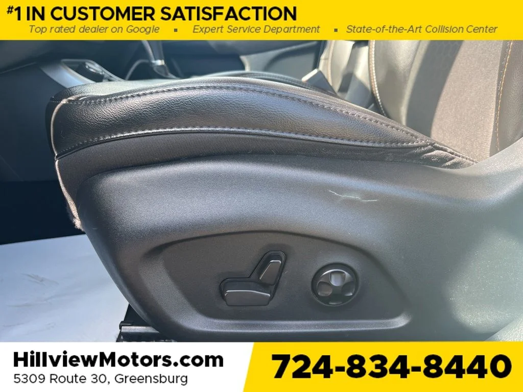 Used 2021 White Clearcoat Jeep Latitude image 17