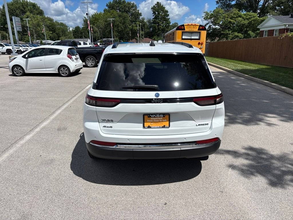 Used 2023 White Jeep Laredo image 4