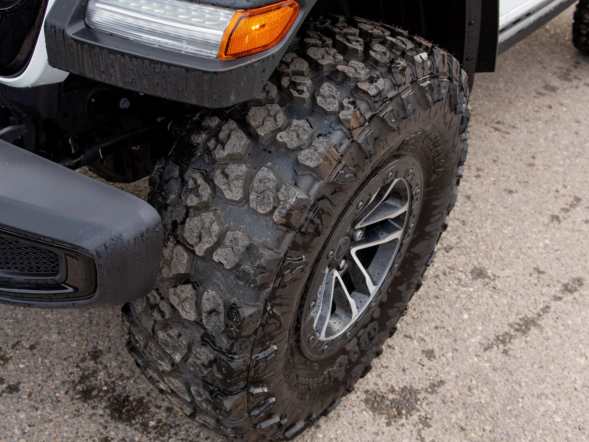 Used 2025 White Jeep Willys* 4 Door 4x4, 35 Inch Tire Package, Rock Rails, Rear Locker image 2