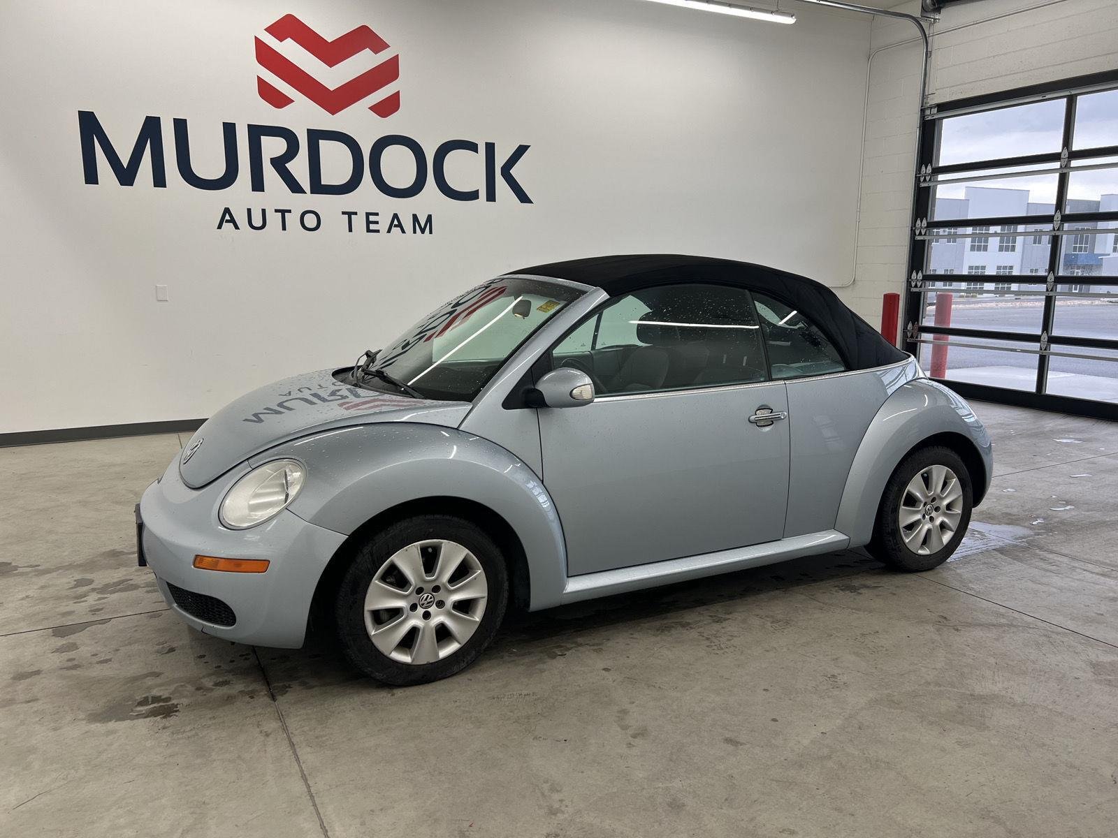 2009 Volkswagen New Beetle Base