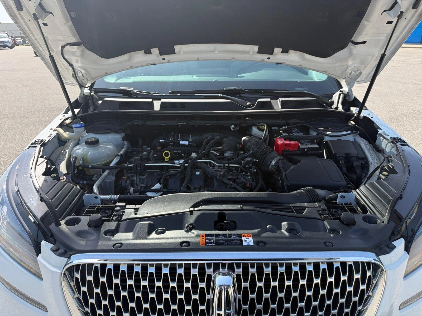 Used 2022 Pristine White Lincoln Standard image 19