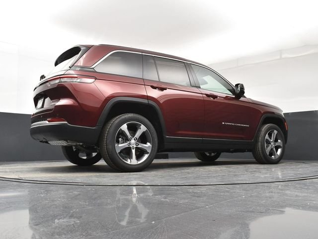 New 2026 Velvet Red Pearl-Coat Exterior Paint Jeep Limited image 24