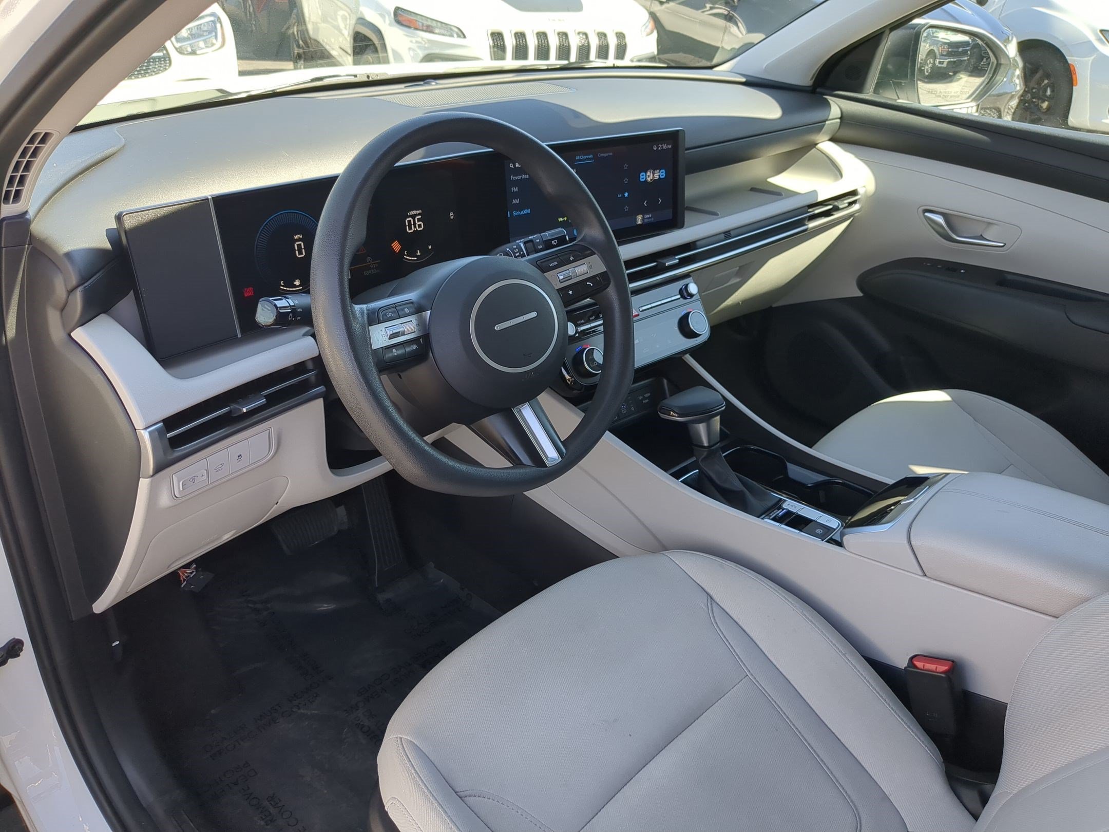 2025 Hyundai Tucson SEL - Photo 14