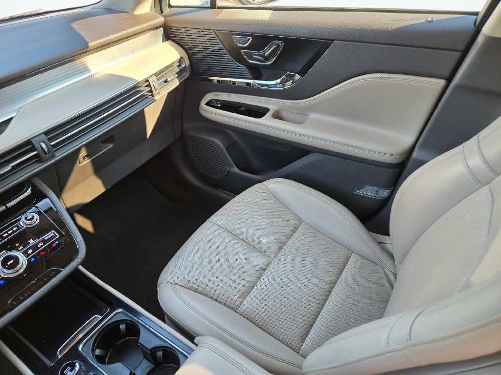 Used 2021 Brown Lincoln Standard image 19