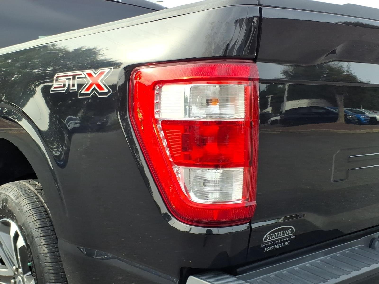 Used 2021 Agate Black Metallic Ford XL image 17