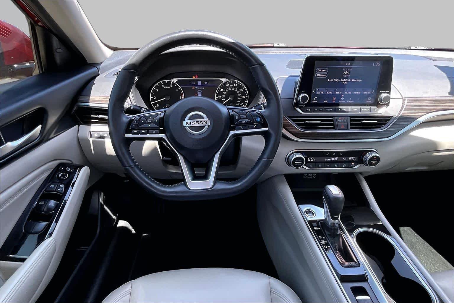 Used 2022 Scarlet Ember Nissan 2.5 SL image 6