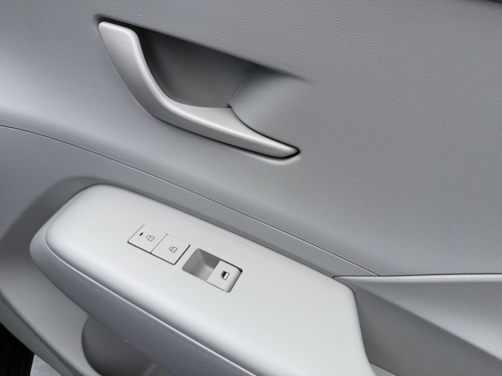 2024 Hyundai Kona SEL - Photo 15