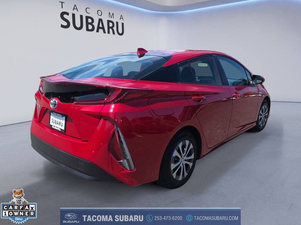 Used 2022 Red Toyota LE image 5