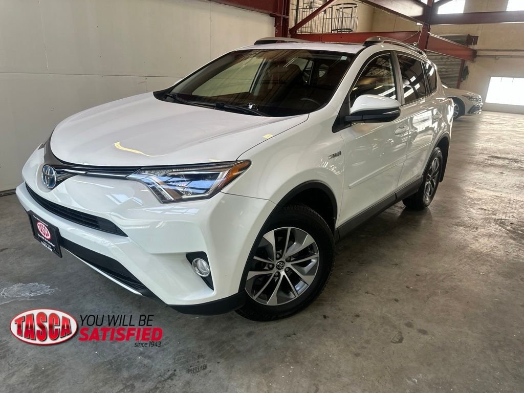 Used 2016 White Toyota XLE image 1
