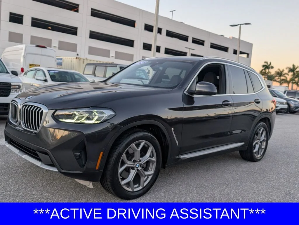Used 2024 Gray BMW sDrive30i image 3