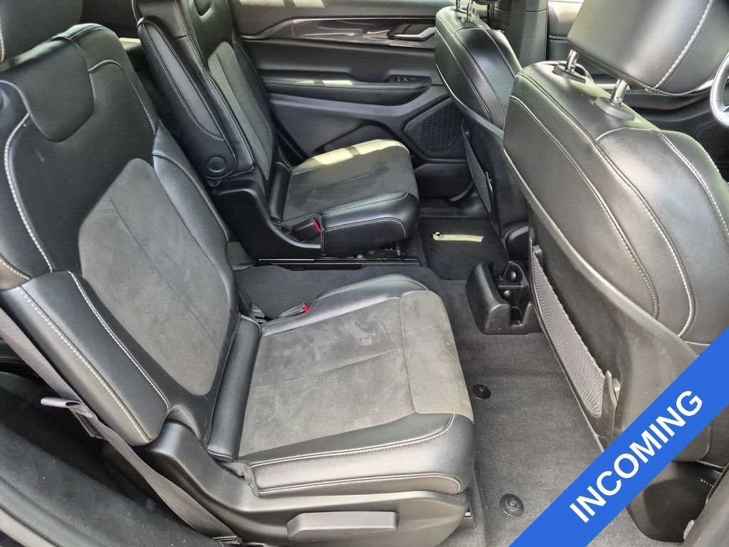 Used 2023 Black Jeep Altitude image 27