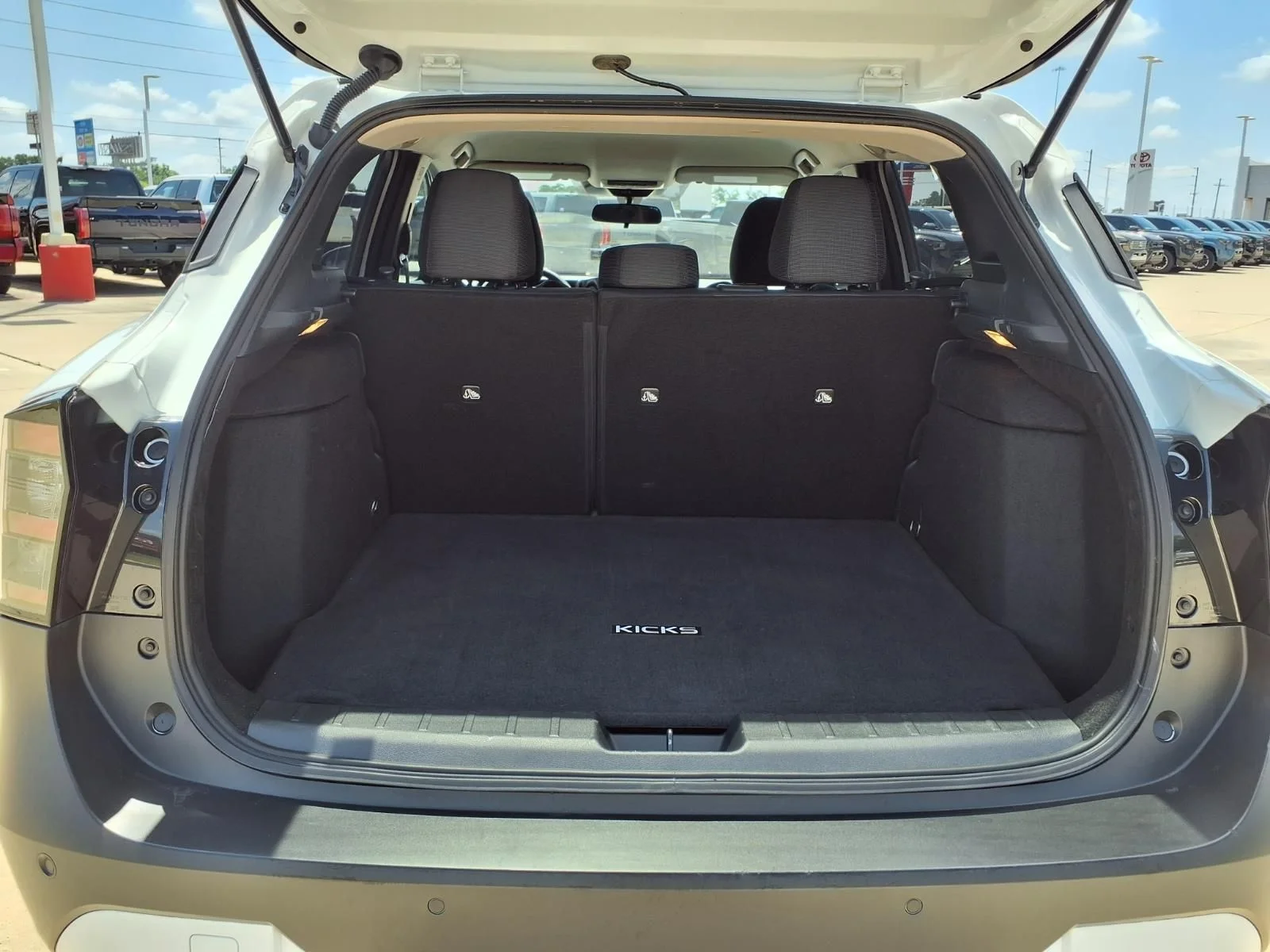 Used 2025 White Nissan S image 8