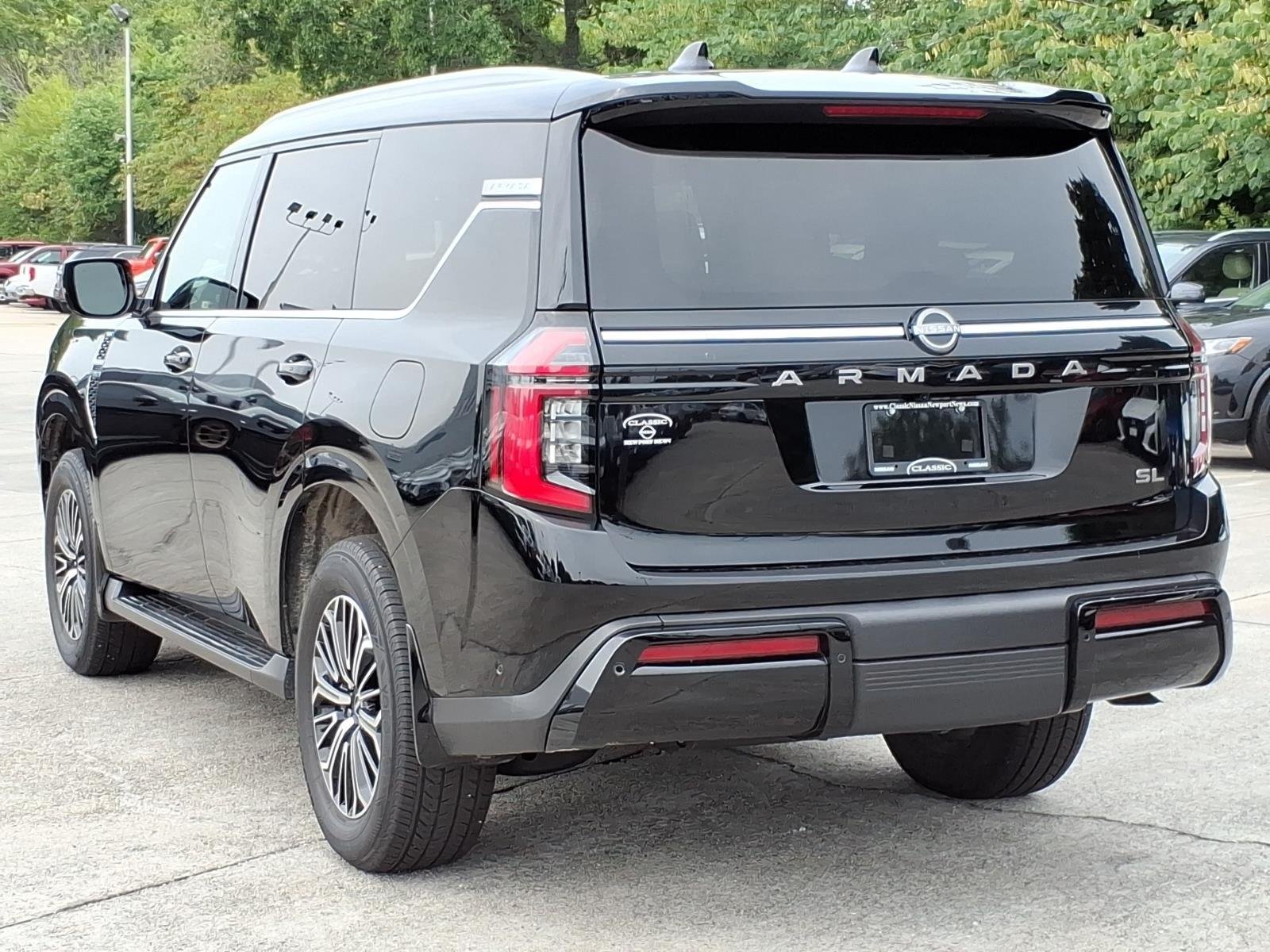 Used 2025 Super Black Nissan SL image 9