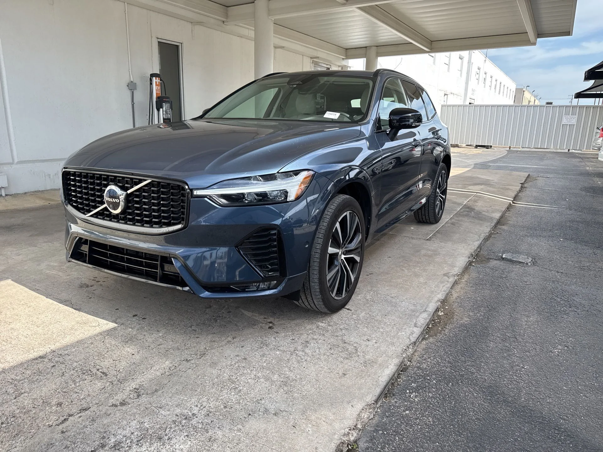 2023 Volvo XC60 B5 Plus Dark Theme FWD's photo