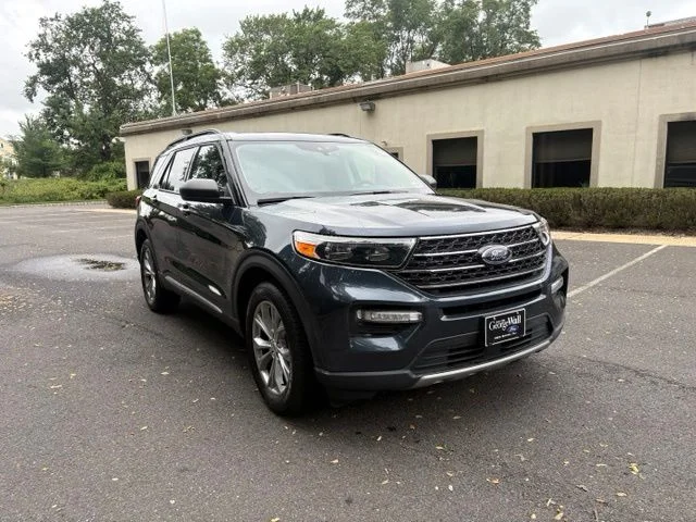 Certified Used 2023 Blue Metallic Ford XLT image 9