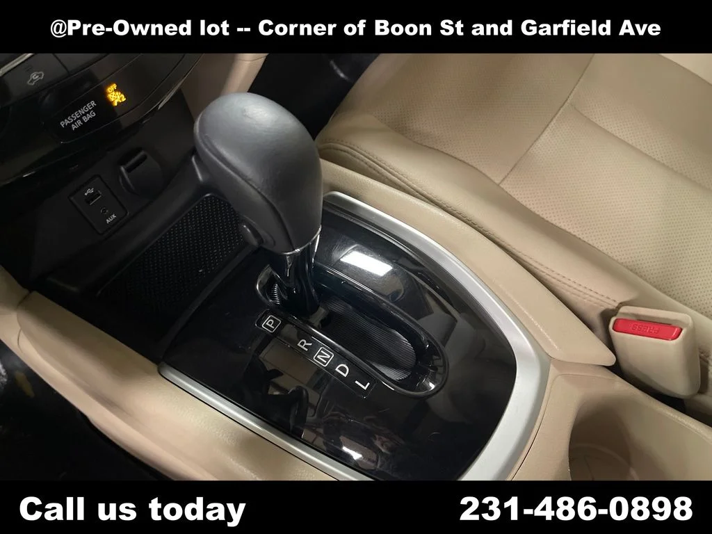 Used 2016 Black Nissan SL image 25