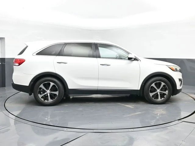 Used 2016 Snow White Pearl Kia EX image 11