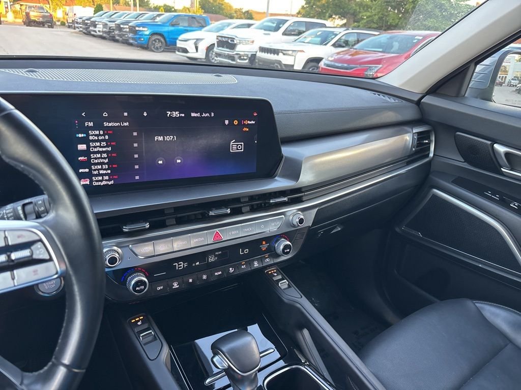 Certified Used 2025 Silver Kia S image 33