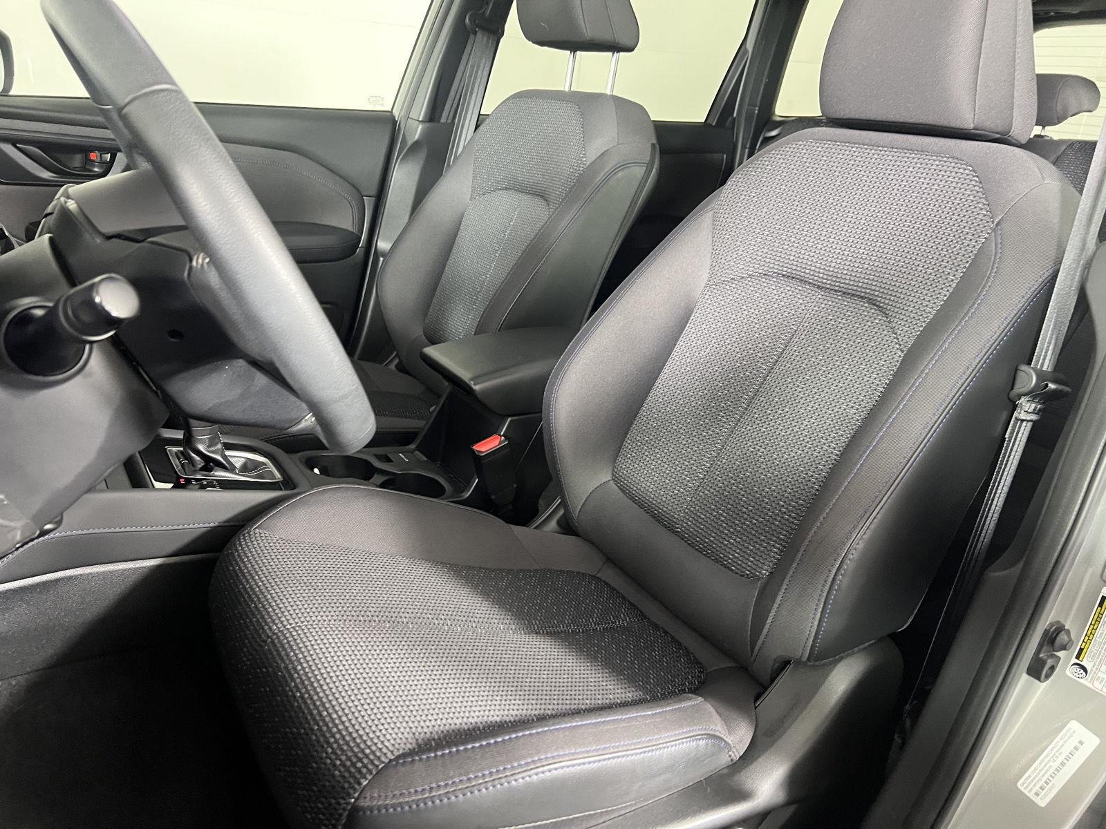 Used 2025 River Rock Pearl Subaru Premium image 38