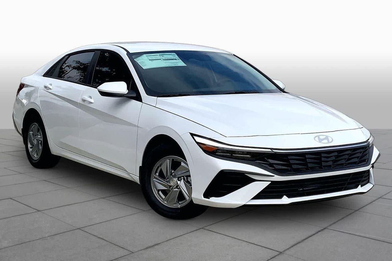 New 2026 Serenity White Hyundai SE image 2