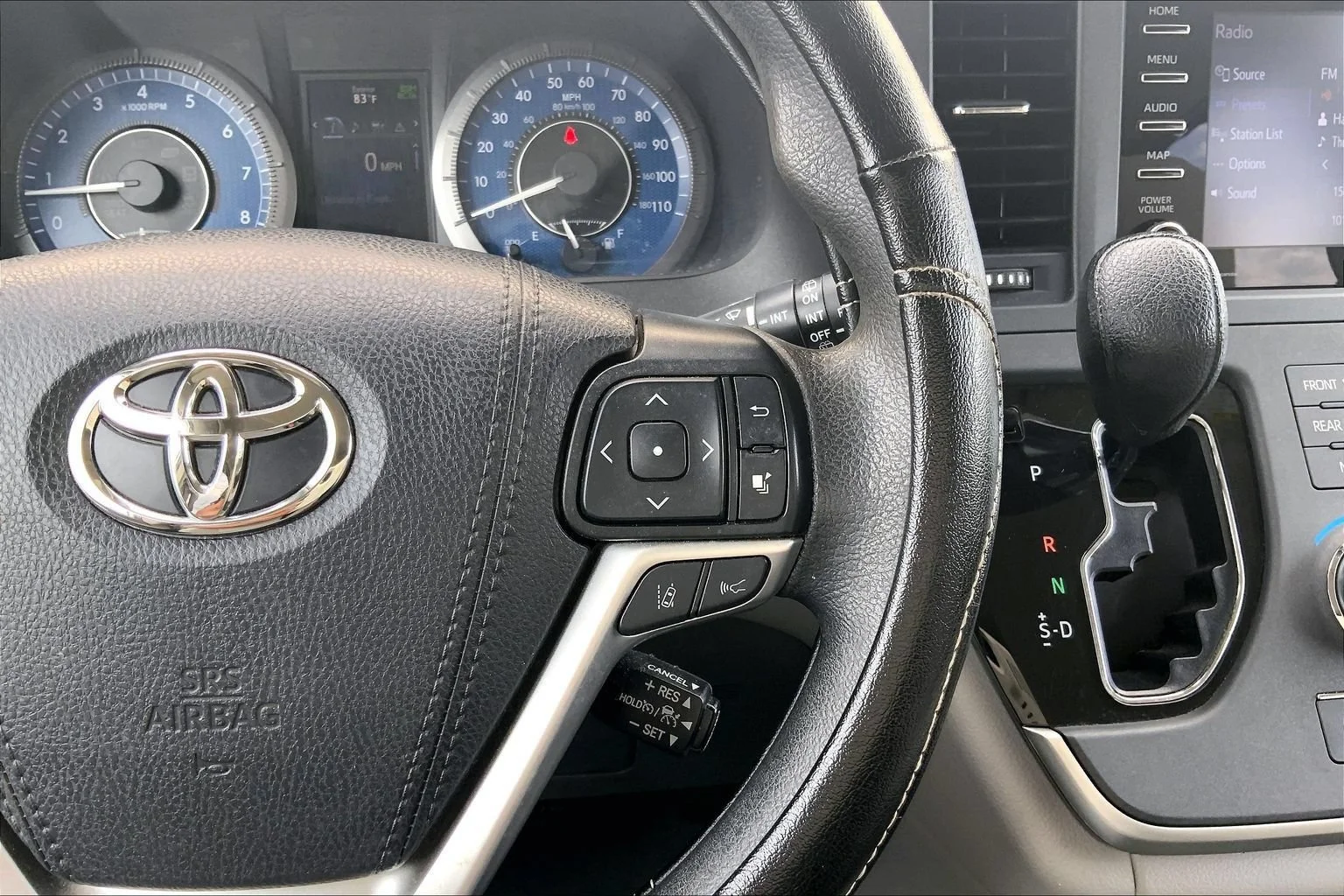 Used 2020 Whi/white Toyota LE Auto Access Seat image 25