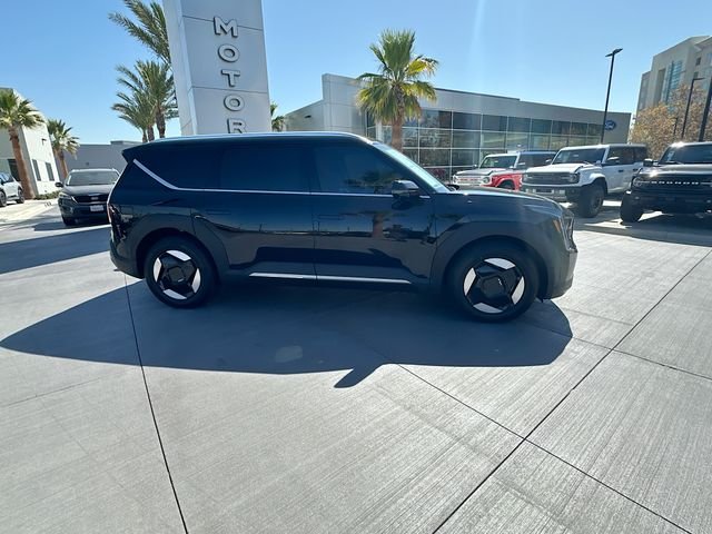 Certified Used 2026 Ebony Black Kia Wind image 8