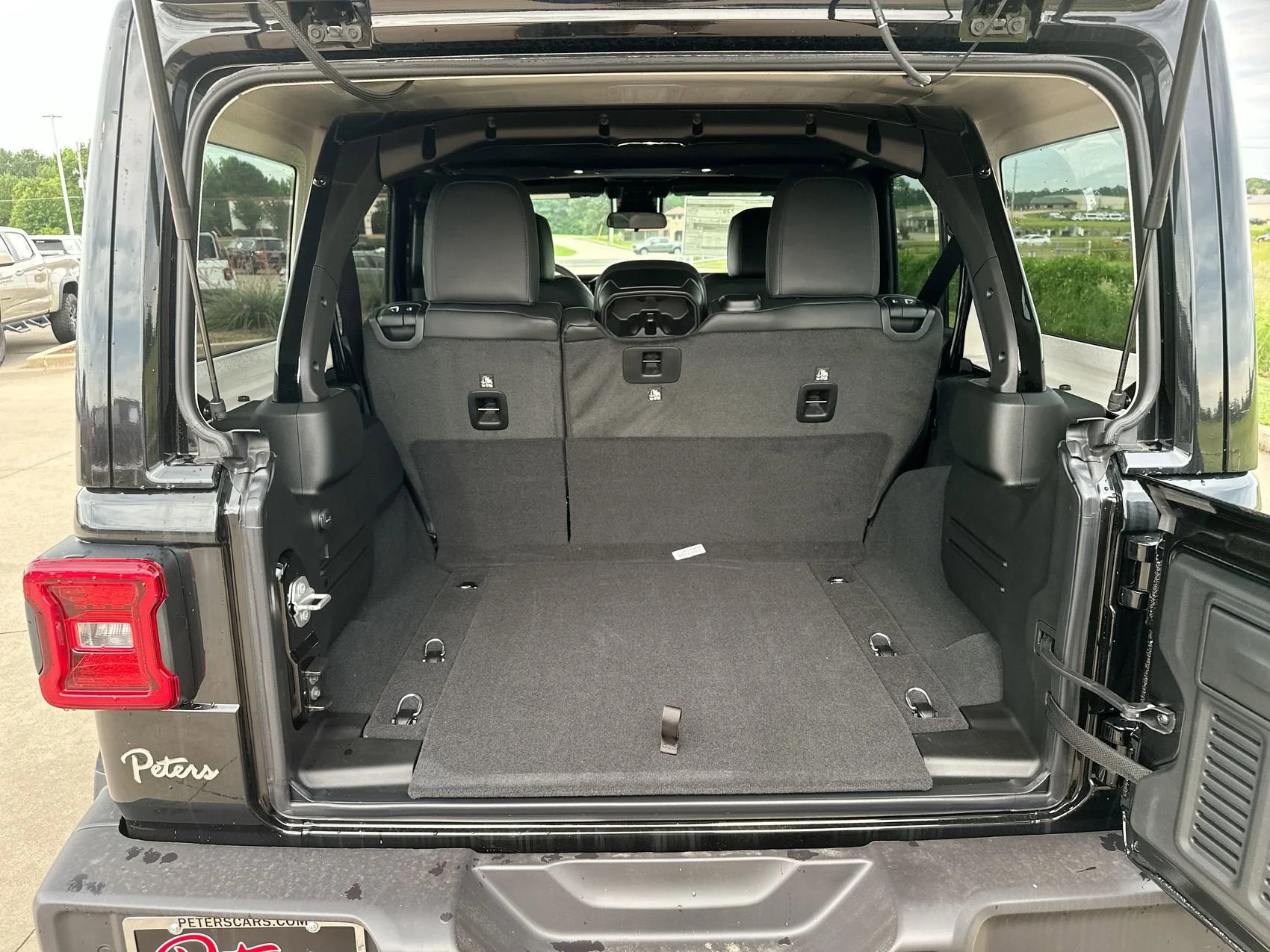 2025 Jeep Wrangler 4-Door Sahara - Photo 22
