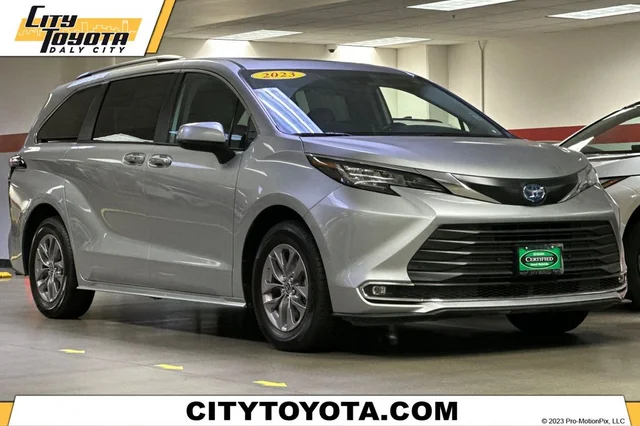 2023 Toyota Sienna XLE
