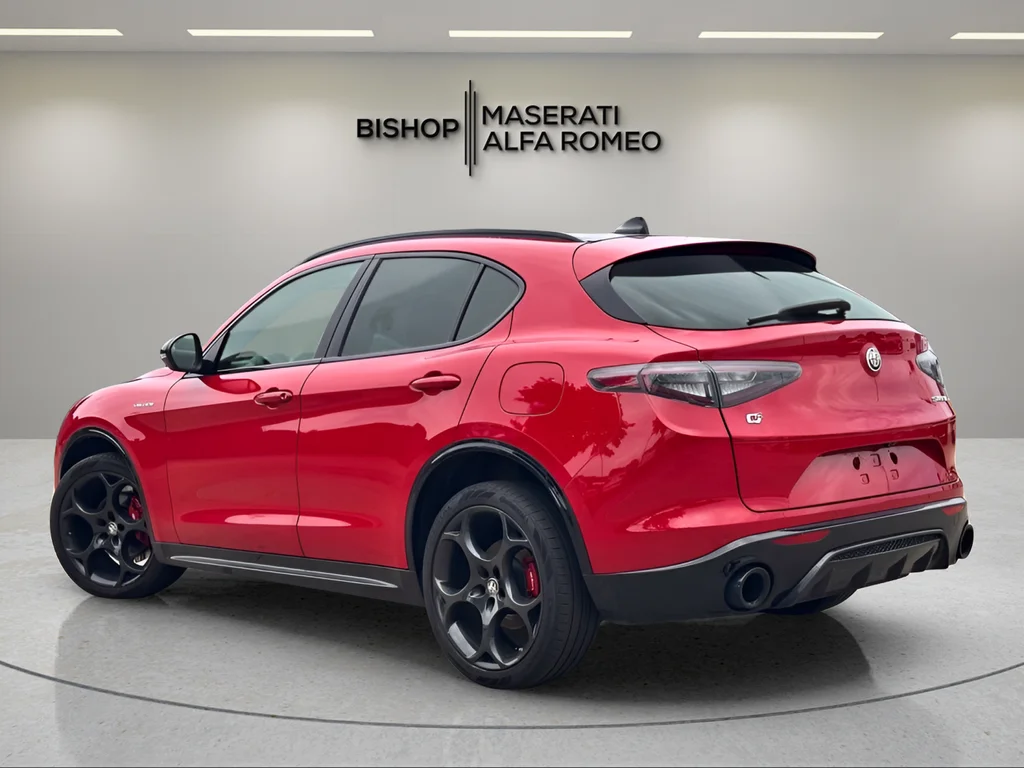 Used 2025 Red Alfa Romeo Base image 3