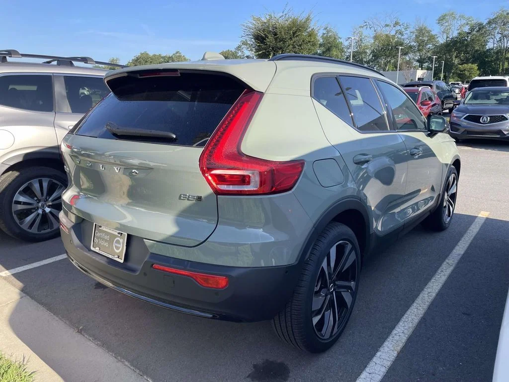 Used 2025 Sage Green Metallic Volvo Ultra Dark Theme image 4