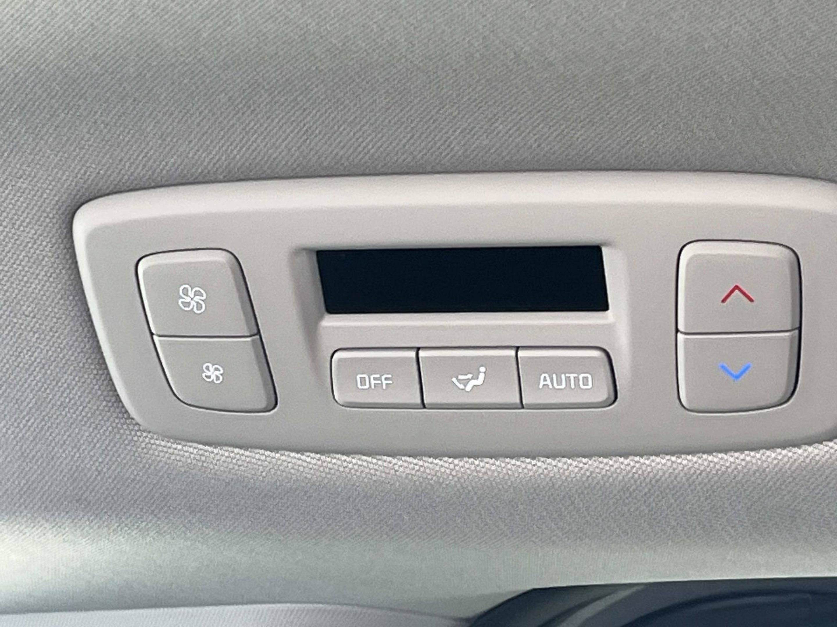 New 2027 Ceramic Silver Kia SX Prestige image 17