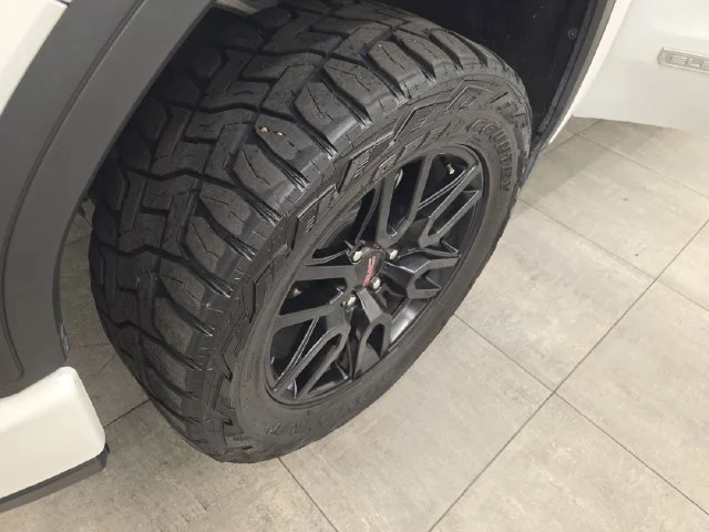 Used 2023 Summit White GMC Elevation image 37