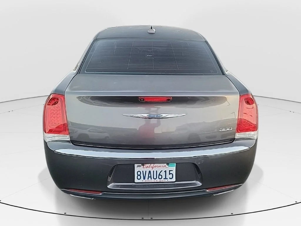Used 2018 Gray Chrysler Touring image 7