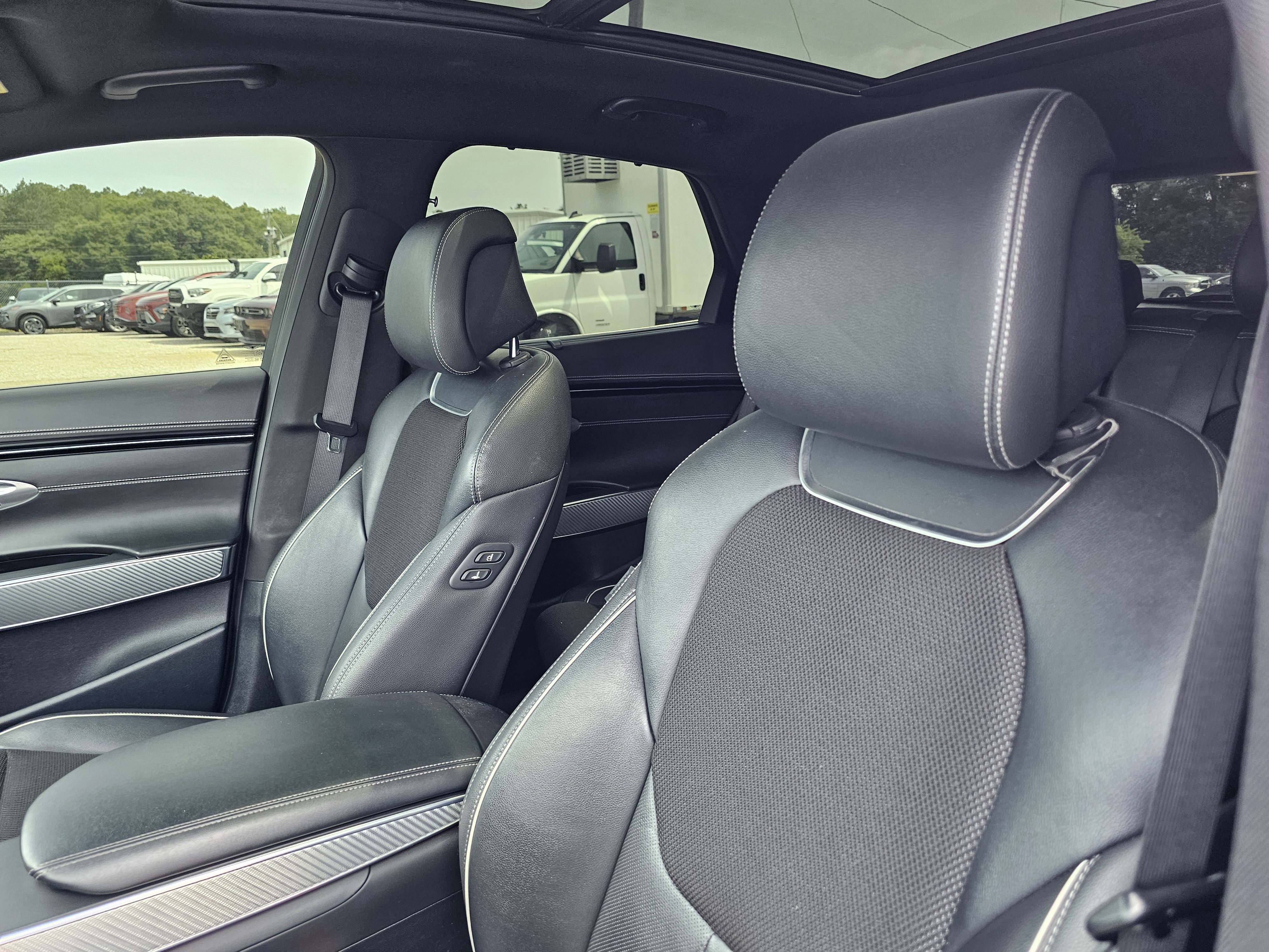 2023 GENESIS GV70 Standard - Photo 17