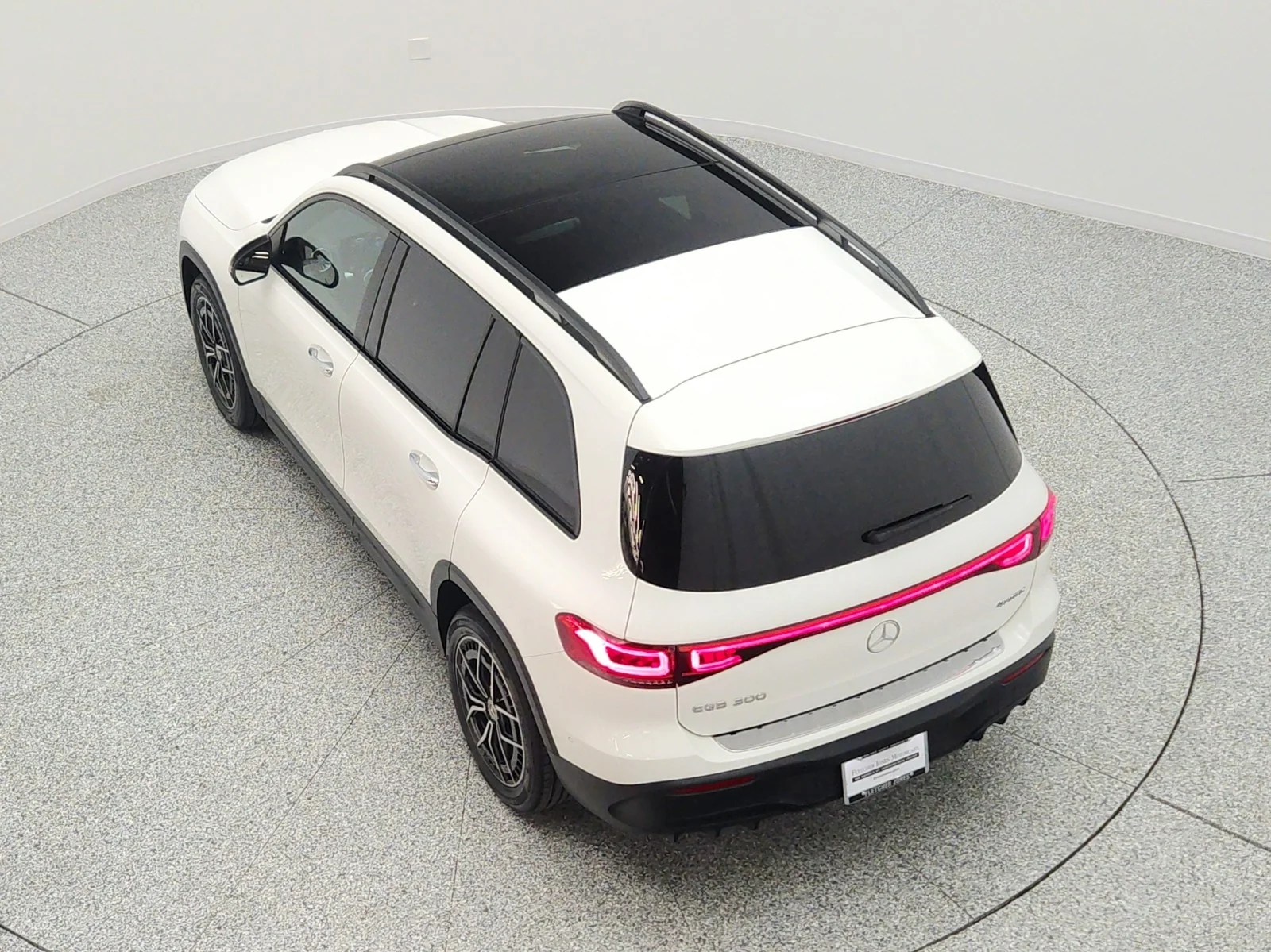 Used 2023 Polar White Mercedes-Benz EQB 300 4MATIC® SUV image 29