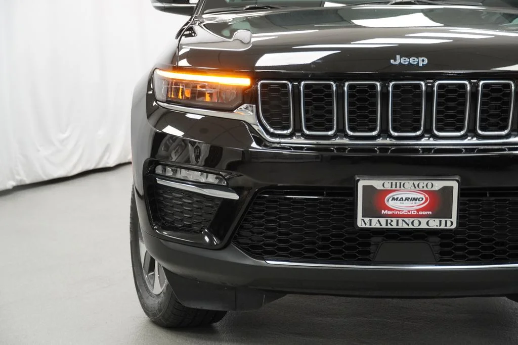 Used 2022 Black Jeep 4xe image 7