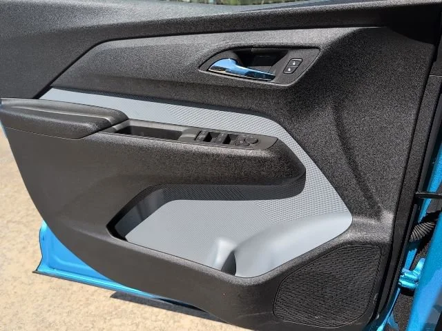 New 2027 Marina Blue Metallic Chevrolet LT image 13