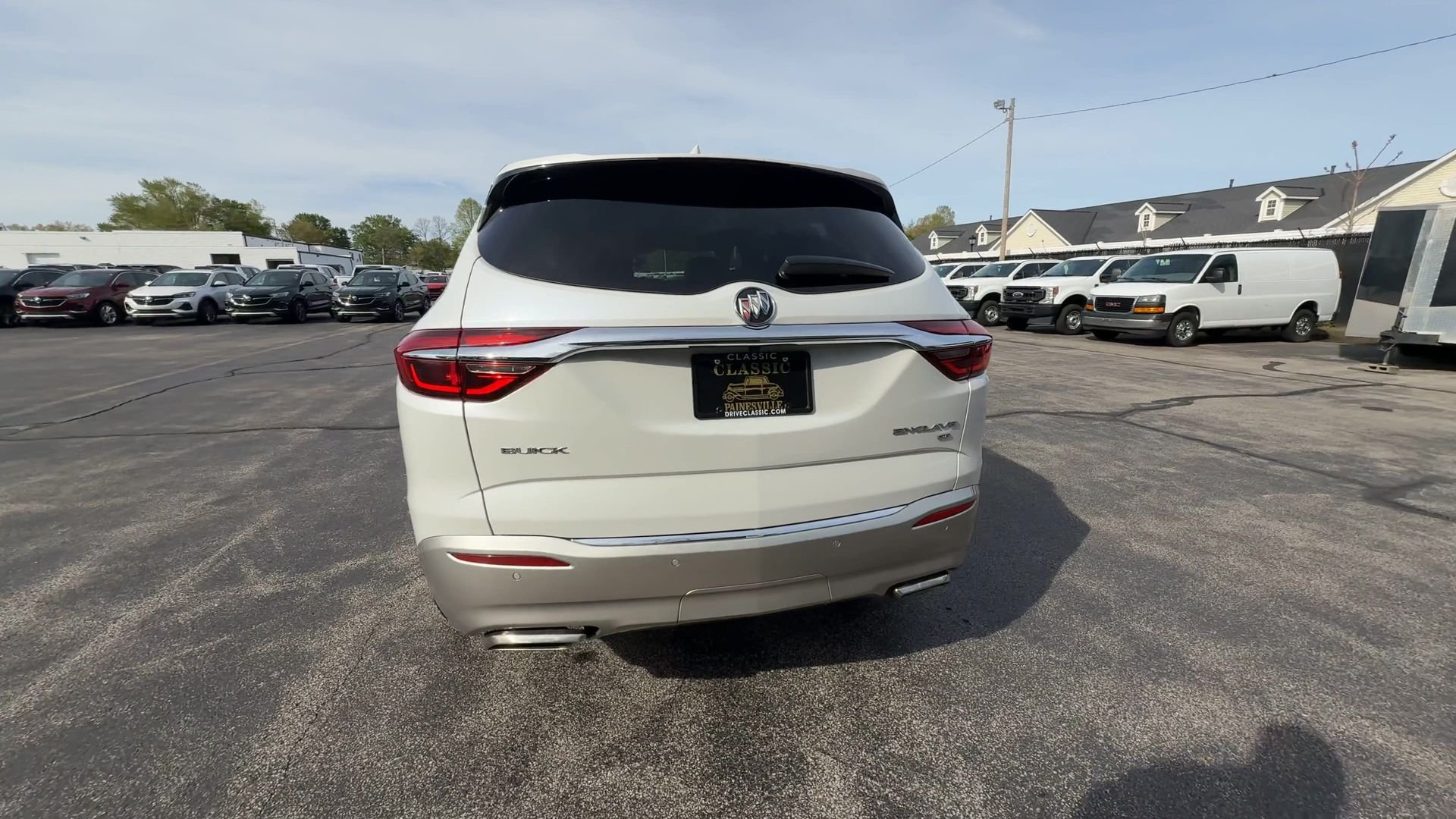 Used 2018 White Frost Tricoat Buick Essence image 7